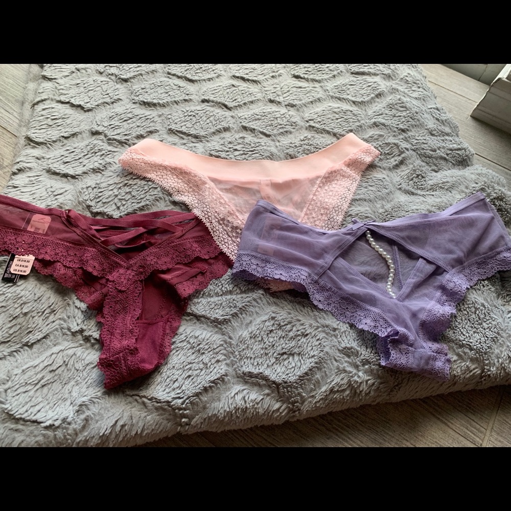 NWT Victoria’Secret Panty bundle siZe Small